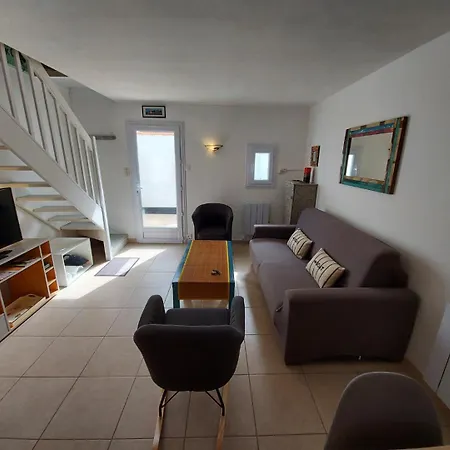 Holiday home La Maison Bleue Avec Piscine Bretignolles-sur-Mer